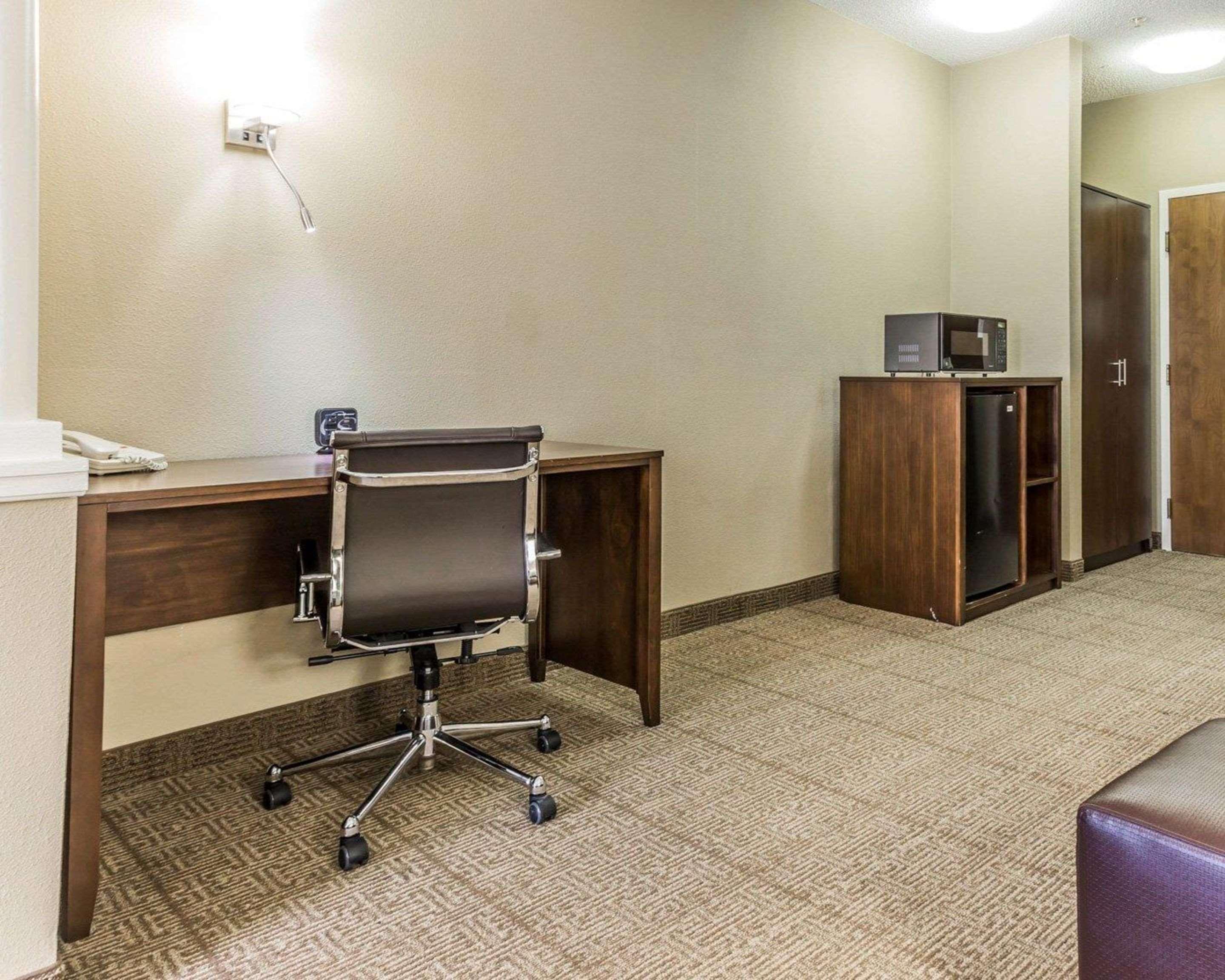 Comfort Suites At Isle Of Palms Connector Mount Pleasant Bagian luar foto