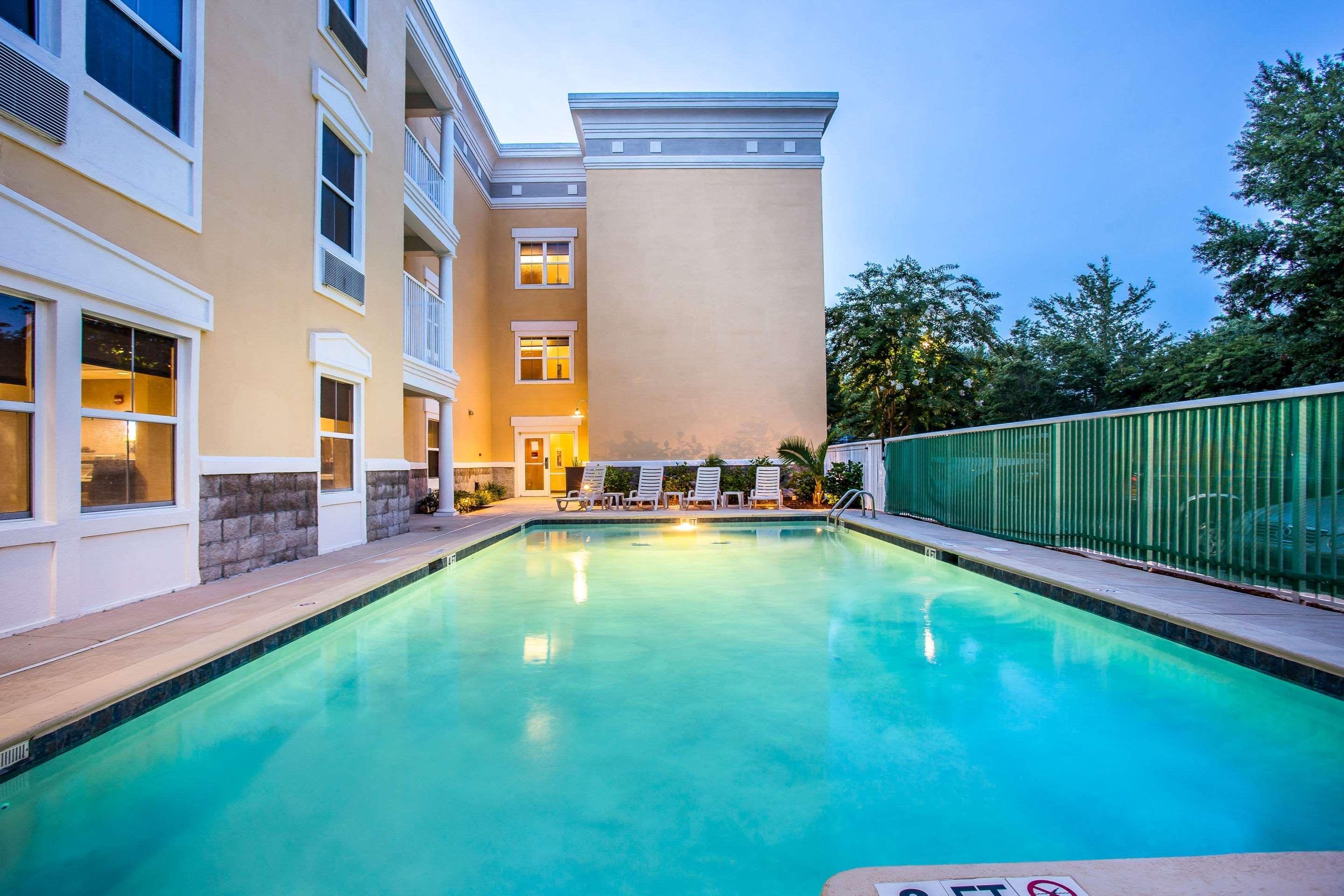 Comfort Suites At Isle Of Palms Connector Mount Pleasant Bagian luar foto