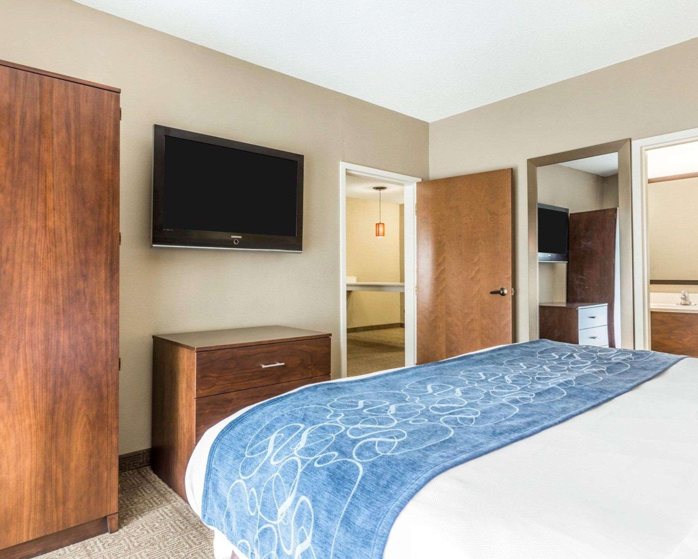 Comfort Suites At Isle Of Palms Connector Mount Pleasant Bagian luar foto
