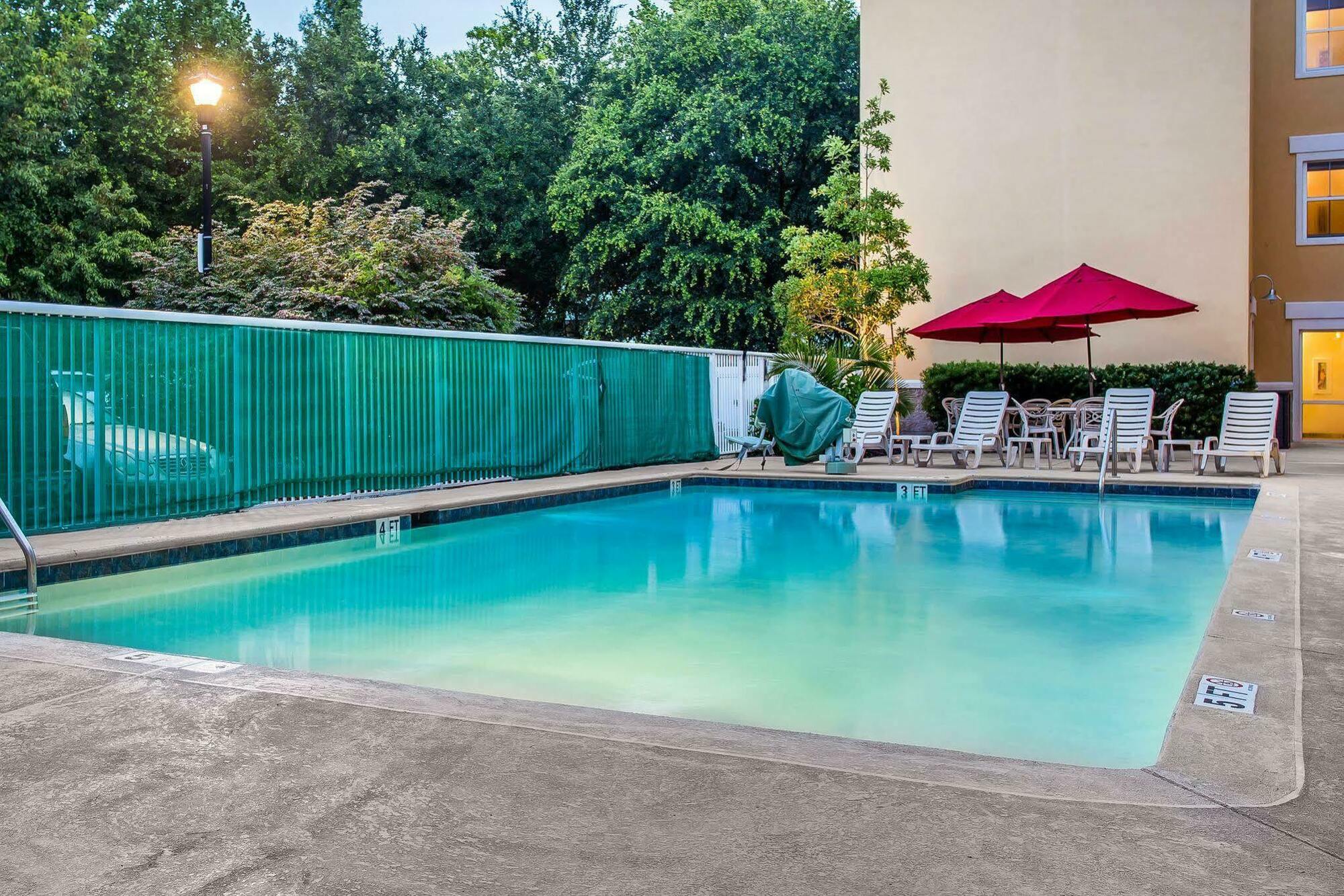 Comfort Suites At Isle Of Palms Connector Mount Pleasant Bagian luar foto